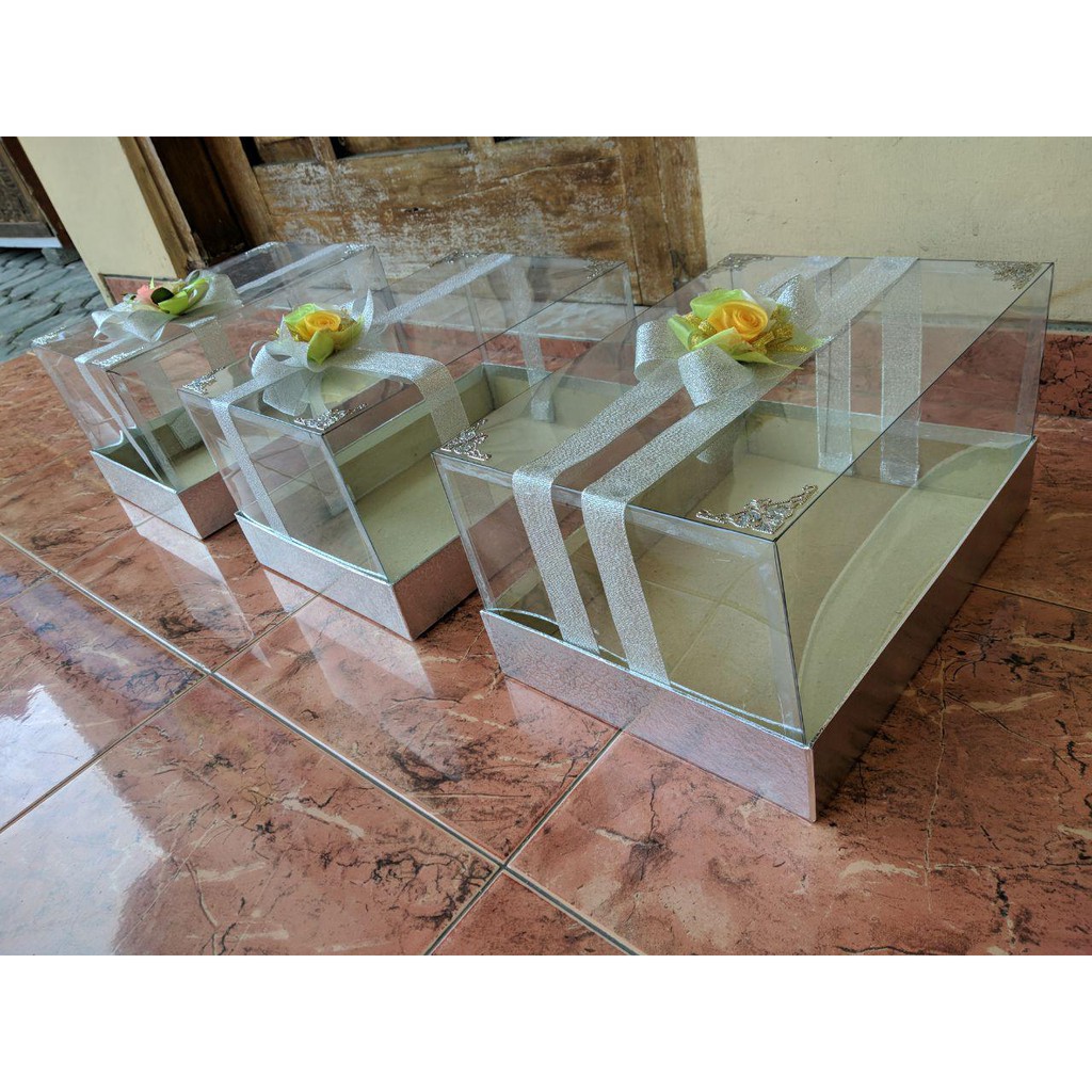 

Box Seserahan 1 set isi 3