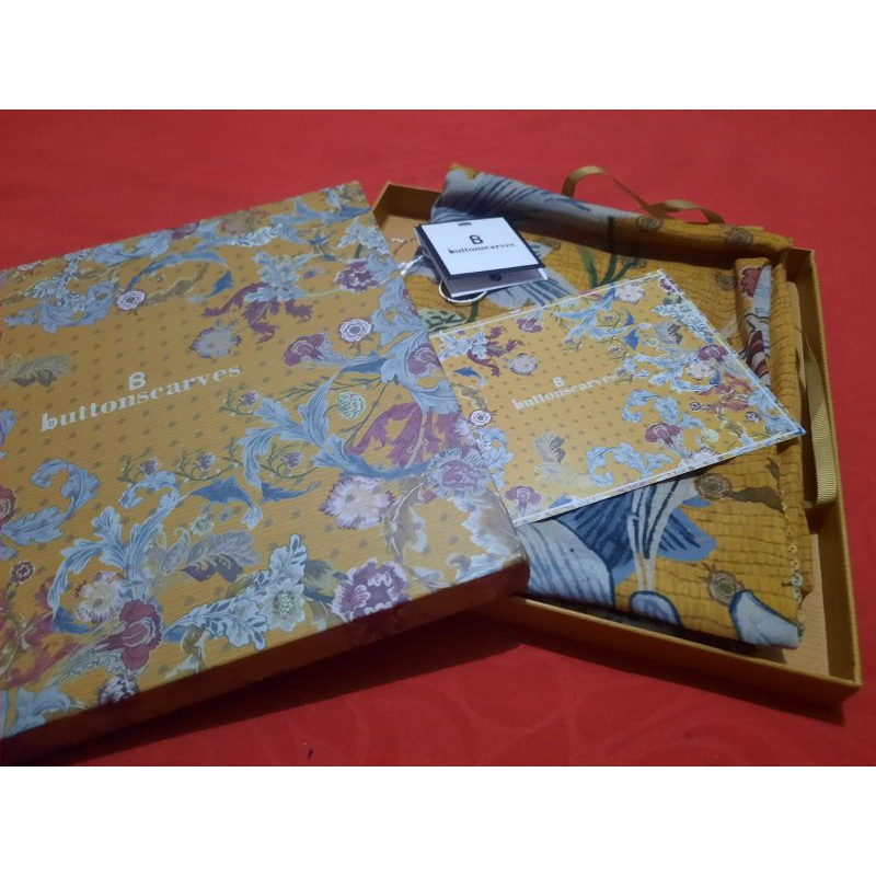 Preloved Buttonscarves Royale yellow XL, budayakan baca deskripsi..