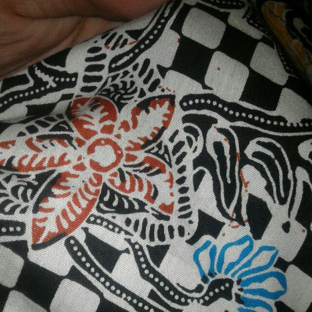 Arjuna Weda Hem Batik Papan Catur - Hitam