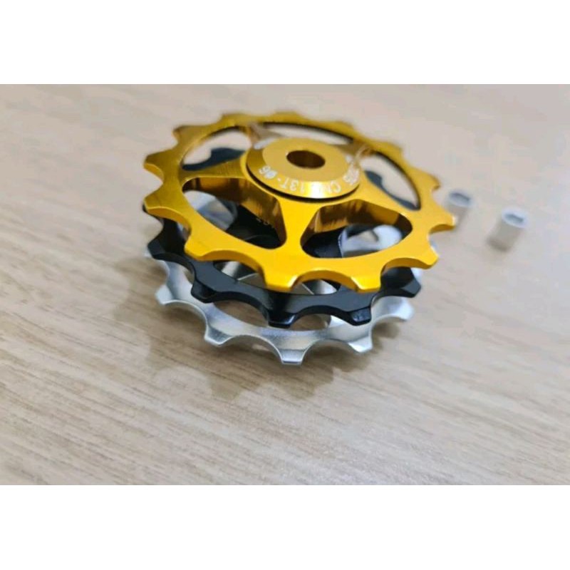 Pulley 13T eta bike alloy alumunium cnc 7075 pully 13 T roda MEROCA sealed bearing puly puley sepeda bisa rd shimano roadbike mtb road bike seli folding bike