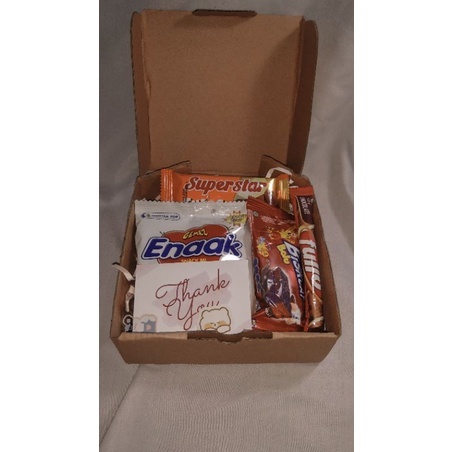 

Hampers Snack Box murah Ulang Tahun Wisuda