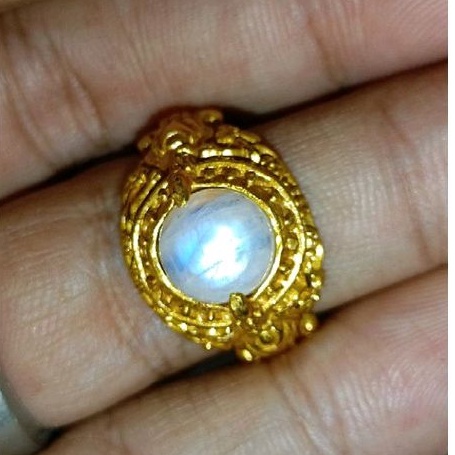 Biduri bulan srilanka