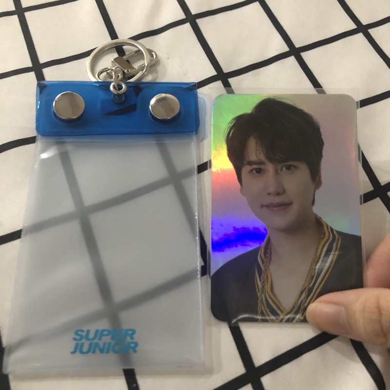 KEYRING HOLOGRAM KYUHYUN & PC — SS8