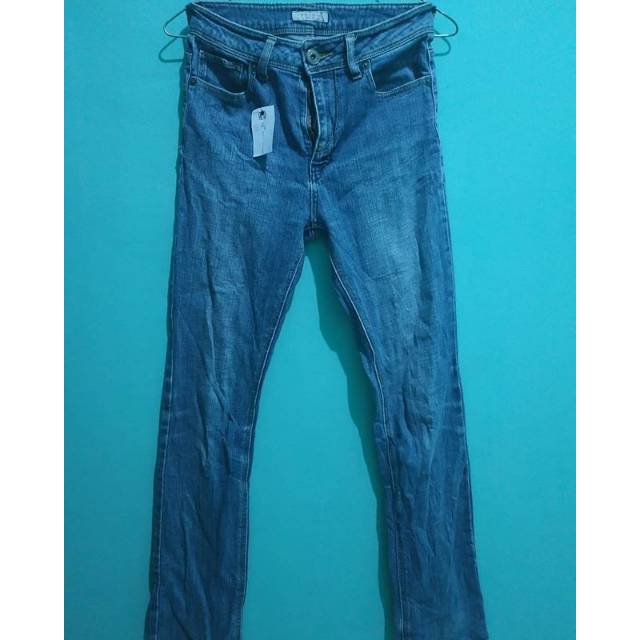 PRELOVED CELANA JEANS COWOK THEORIA