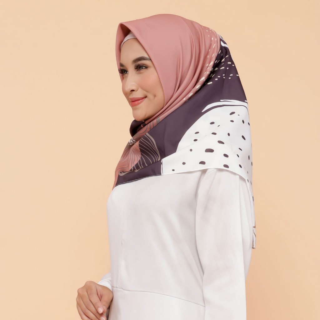 KERUDUNG SEGI EMPAT PRINTING MOTIF JILBAB SEGIEMPAT HIJAB SEGIEMPAT SCARF DANICA