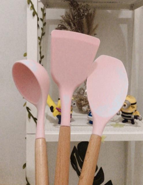 Spatula Silicone Wood Tahan Panas Anti Leleh Silikon Silicon Kayu Pink Alat Masak Sutil Anti Leleh