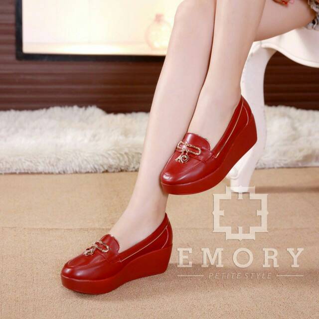 Sepatu Sneakers Emory Y01