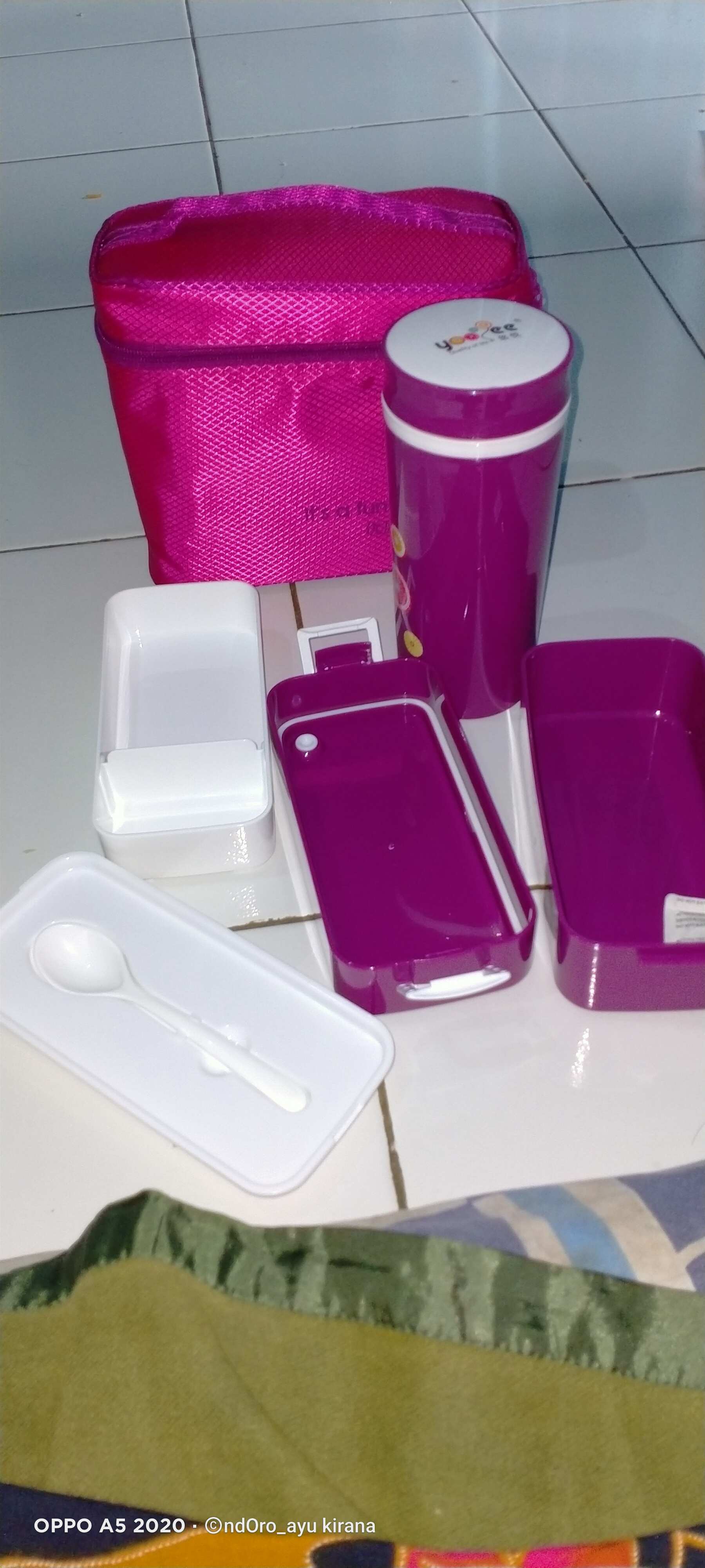 Lunch Box Yooyee 596 Set 910ml Pink