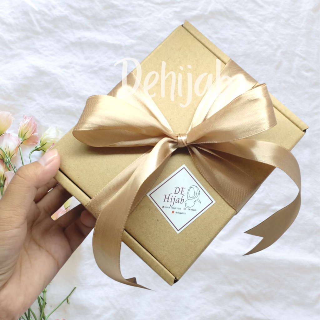 Hampers Hijab / Hijab Segi Empat Premium / paket scrunchie / Gift Box / Set Hadiah / Kado Wisuda