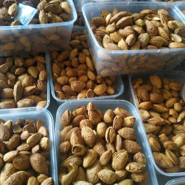 

Kacang almond