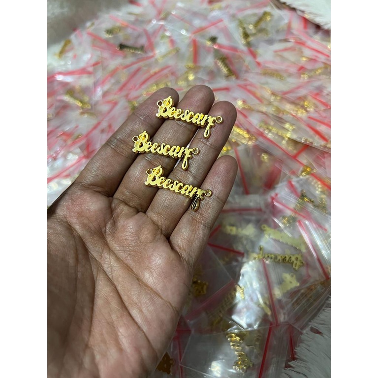 

LABEL HIJAB KERUDUNG MURAH LABEL ALLOY MERK SENDIRI UNIK KICLONG & KEREN