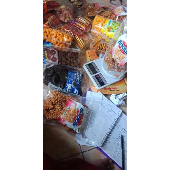

Laris CPVFH WALENS SOES snack kiloan original SIAP KIRIM EXPIRED panjang dijamin AMAN 34 Terlaris