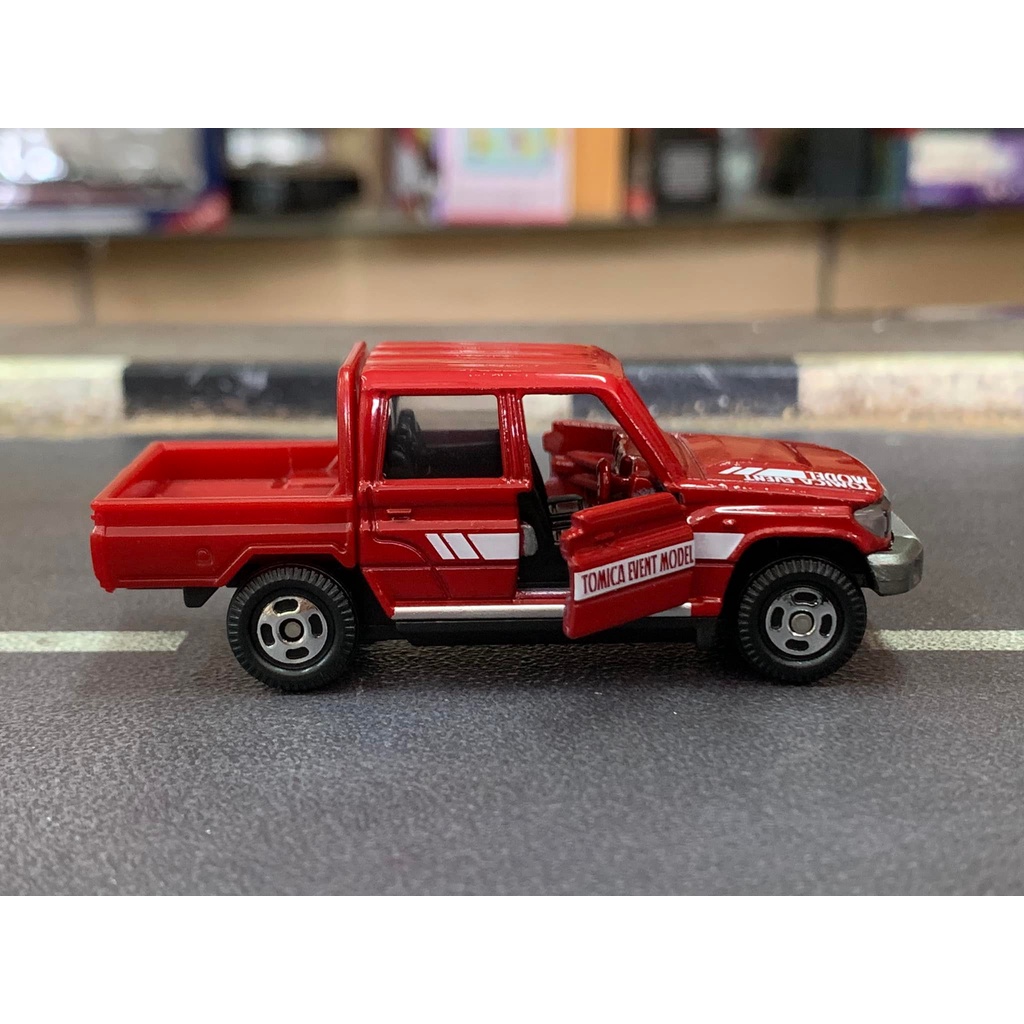 Tomica Event Model 11 Toyota Land Cruiser Merah