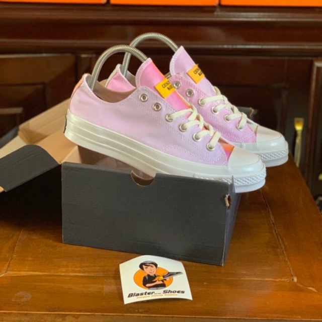 

Converse China Town Changing Colour