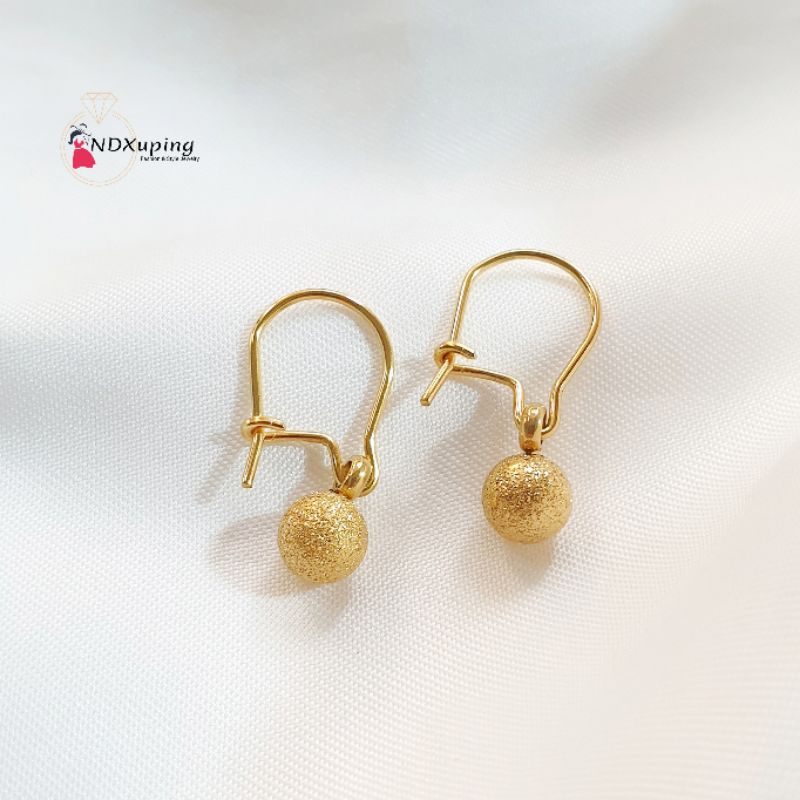 Anting Jepit Bulat Ukir Pasir Titanium N21022202