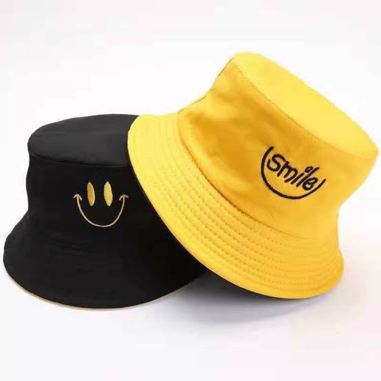 Topi bucket bordir smiley catur premium bolak balik strobery ny kelapa