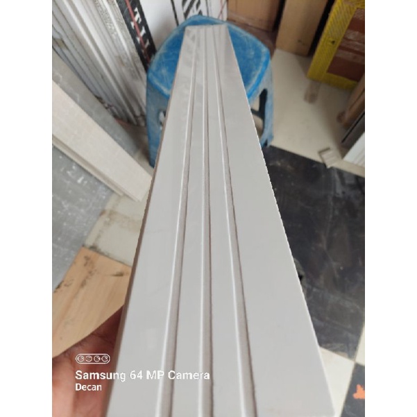 Plint atau list granit 10x80 stepnosing bevel putih