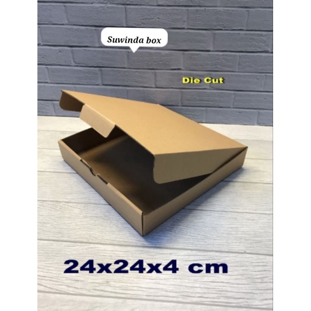 

KARDUS/KARTON/BOX Uk.24x24x4 cm .....model kardus pizza