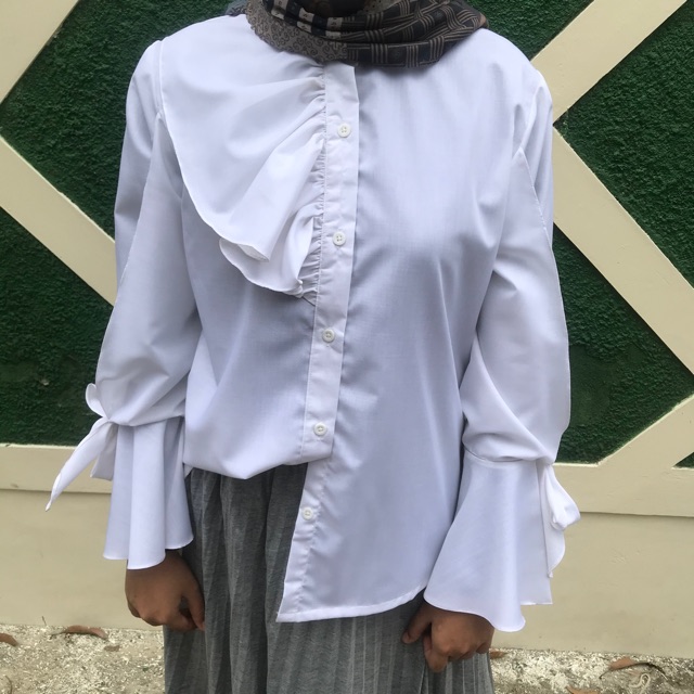 Preloved blouse vlowy.id white