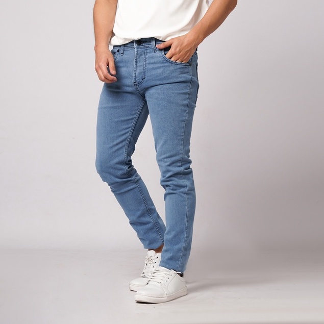Celana Jeans Pria Slim Fit Biru Muda Polos