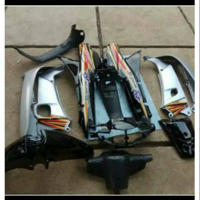 Cover Body Kasar Alus Halus Supra Fit Lama Warna Silver Hitam
