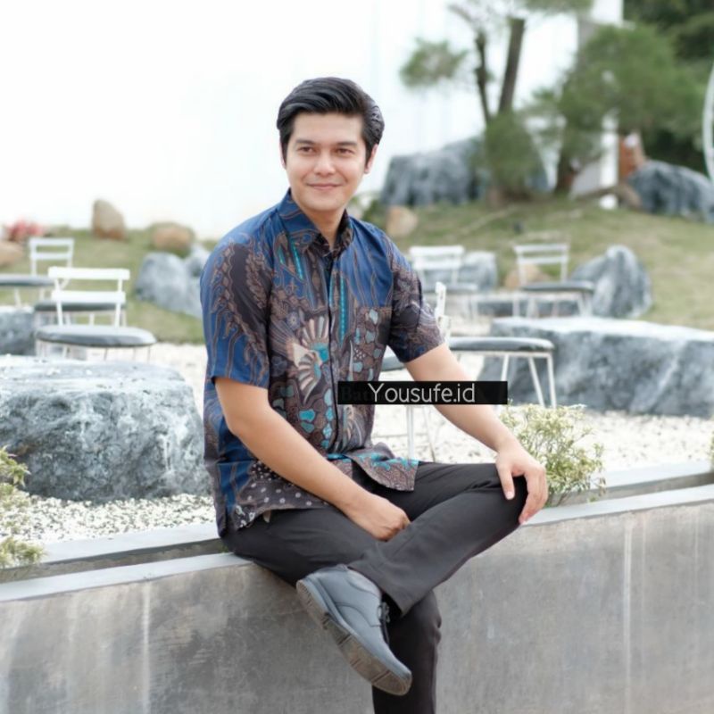 Batik Pria Lengan Pendek Halus Bahan Katun Terbaru Tidak Luntur Seragam Kantor Kerja Pernikahan Hajatan Casual Formal Couple Cowok Cewek Terbaru Kode MCB01