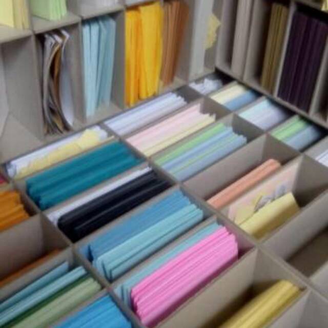 

Contoh Kertas Model Kartu