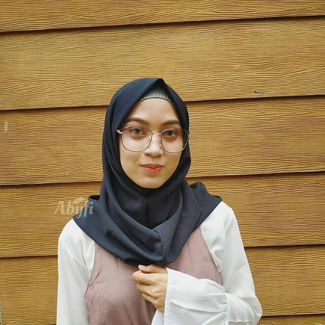 Hijab instan simple (Hitam)
