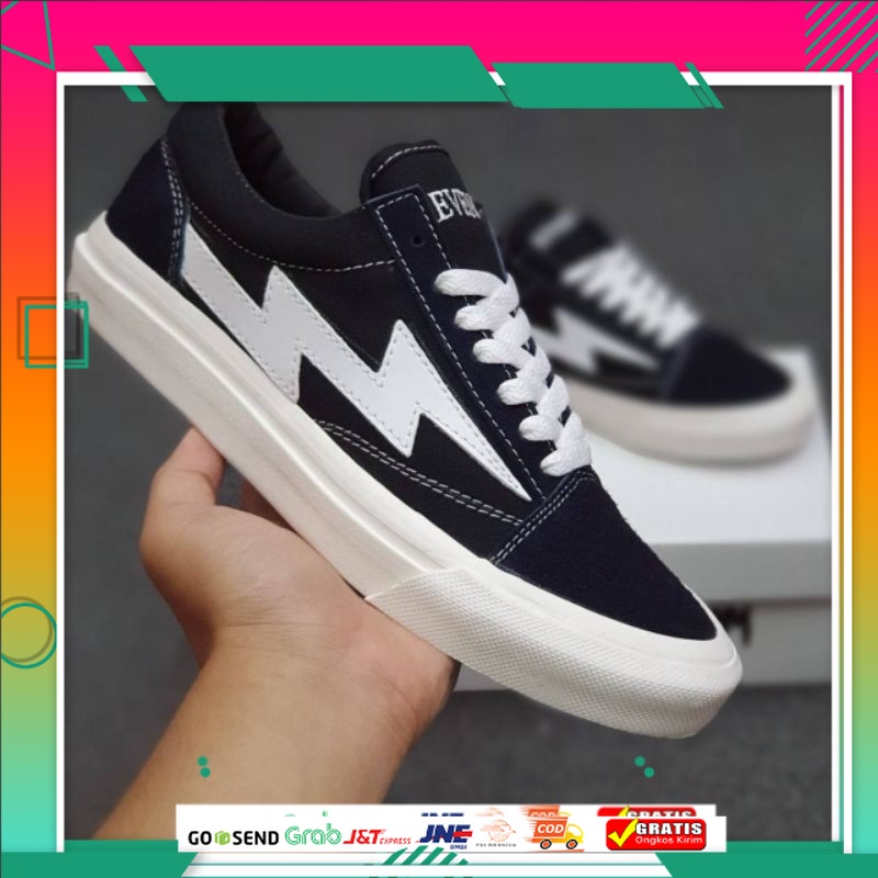 SEPATU REVENGE X STORM HITAM ORIGINAL - SEPATU SEKOLAH SEPATU KERJA PRIA WANITA ORIGINAL MURAH