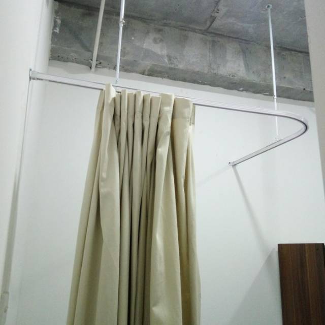 Paket rel gorden kamar ganti fitting room
