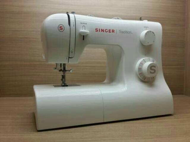 Mesin Jahit SINGER 2282 Tradition Portable Multifungsi