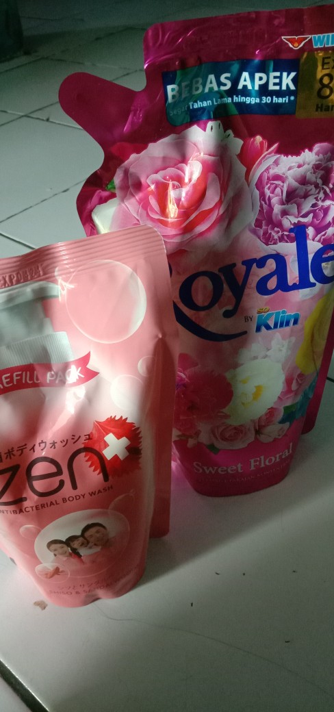 Royale Perfume Series 800 Ml Pewangi Pakaian Baju All Varian