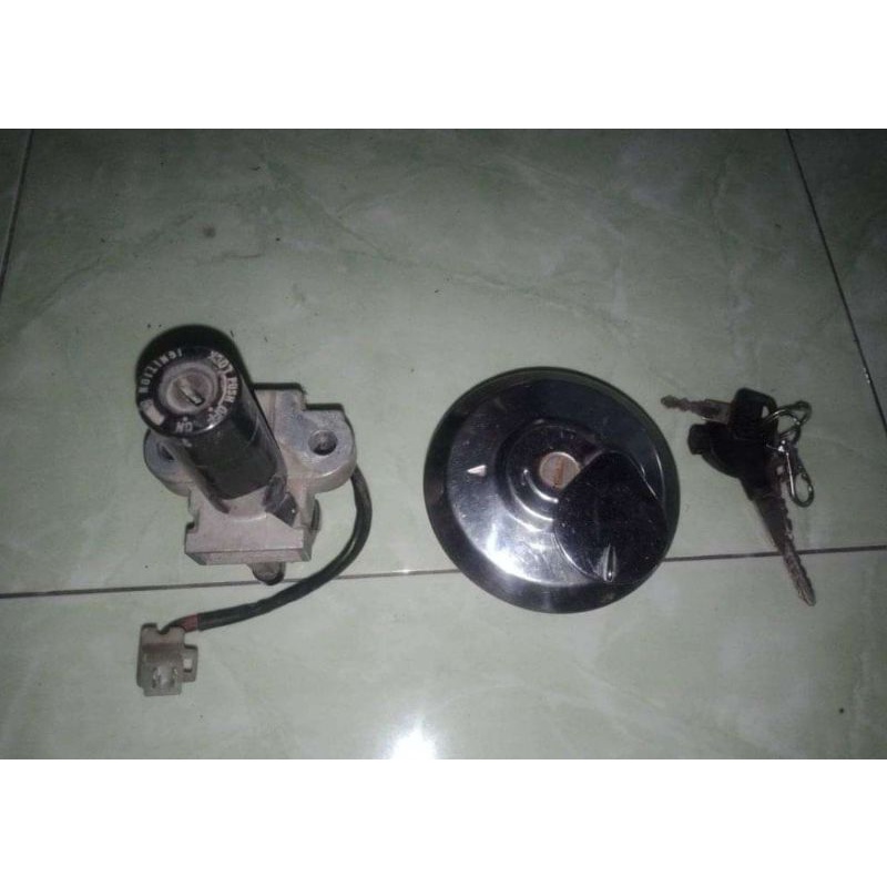 kunci kontak+tutup tangki cb150r old