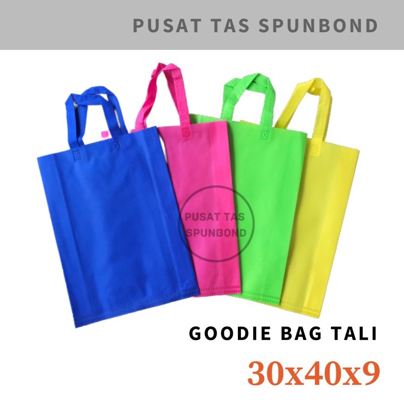 

Tas Spunbond Goodie Bag Tali - 30x40x9