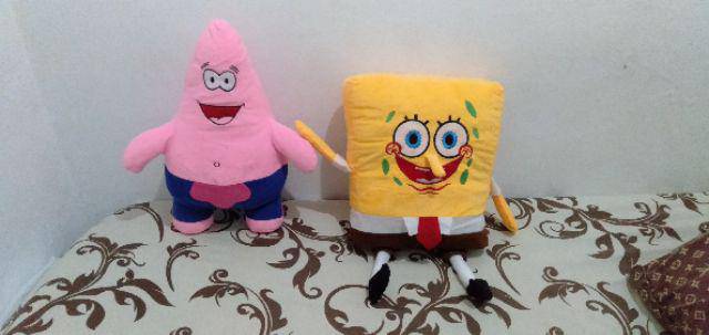 Sepasang boneka spongebob dan Patrick