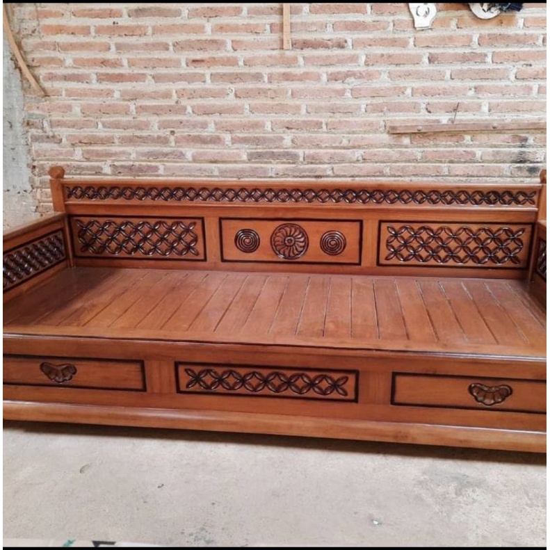 BALE BALE KURSI SANTAI KAYU JATI