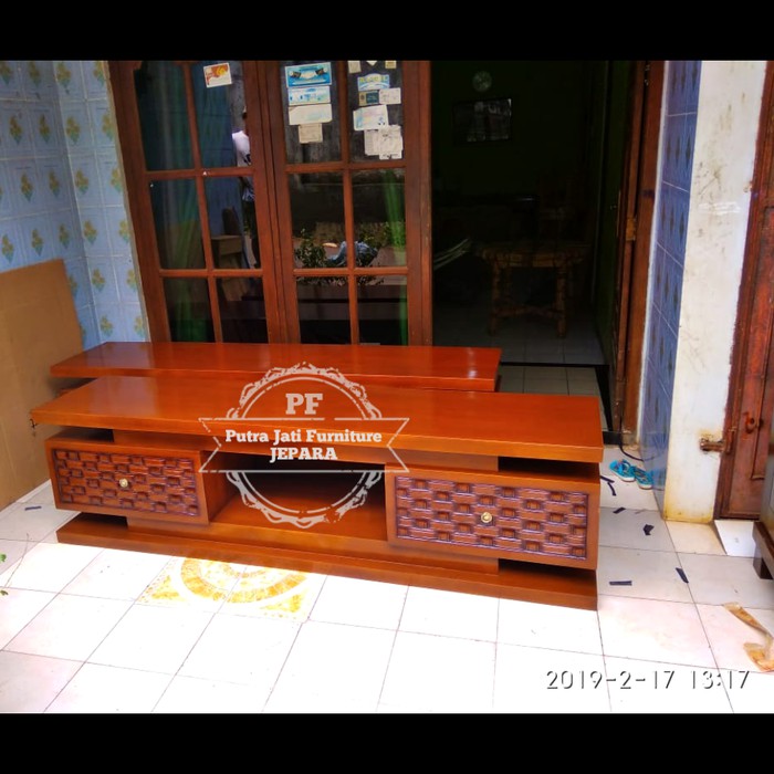 Furniture Jati  Bufet Kaca Mata Meja Televisi Lemari Jati Hias Ruang Tamu