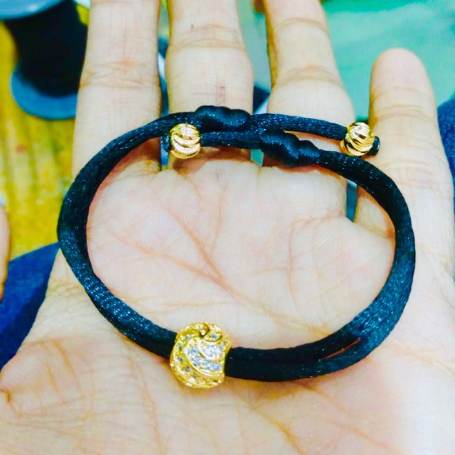 Gelang tali hitam