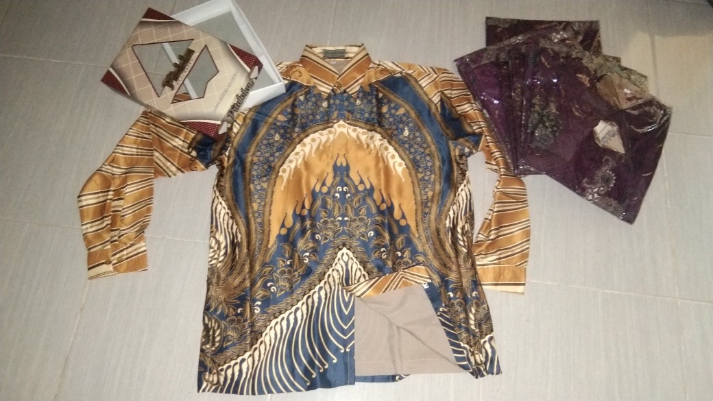 Kemeja Batik Semi Sutra Shyntetic Premium Exclusive Puring Istimewa Bahu Pakai Busa