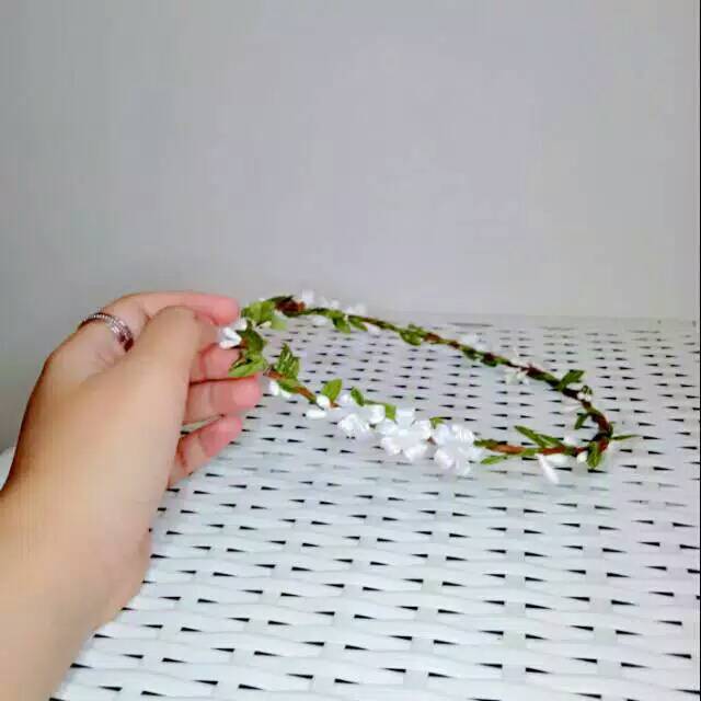 Simple flowercrown flower Crown mahkota bunga putih white