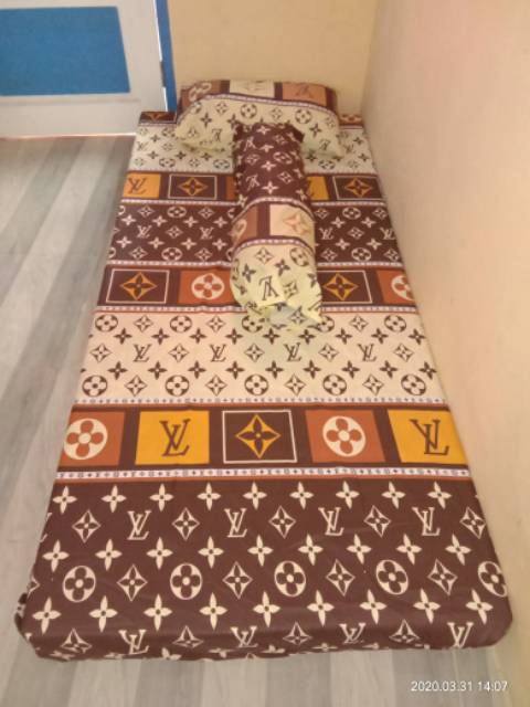 145*200*25 dan 140*200*20 bantal 2 guling 1