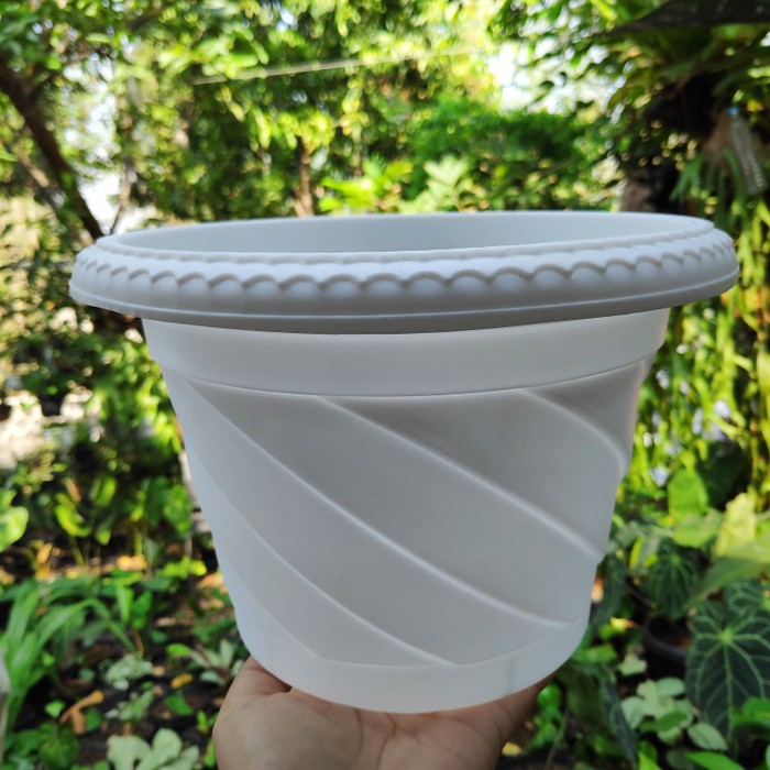 Pot bunga Hongta F 402 Putih uk 22 / pot tanaman plastik / POT BUNGA