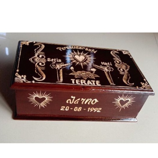 kotak mori motif tendangan sinar