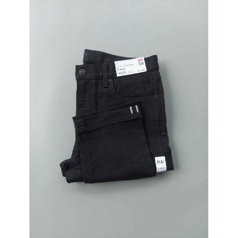 Uniqlo selvedge black