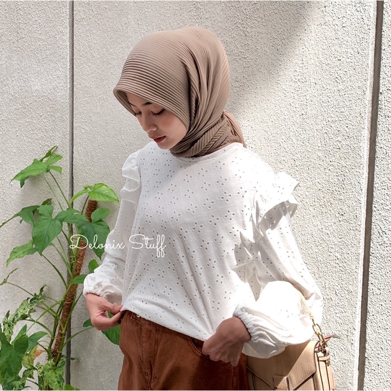 DELONIX | Becca lace top