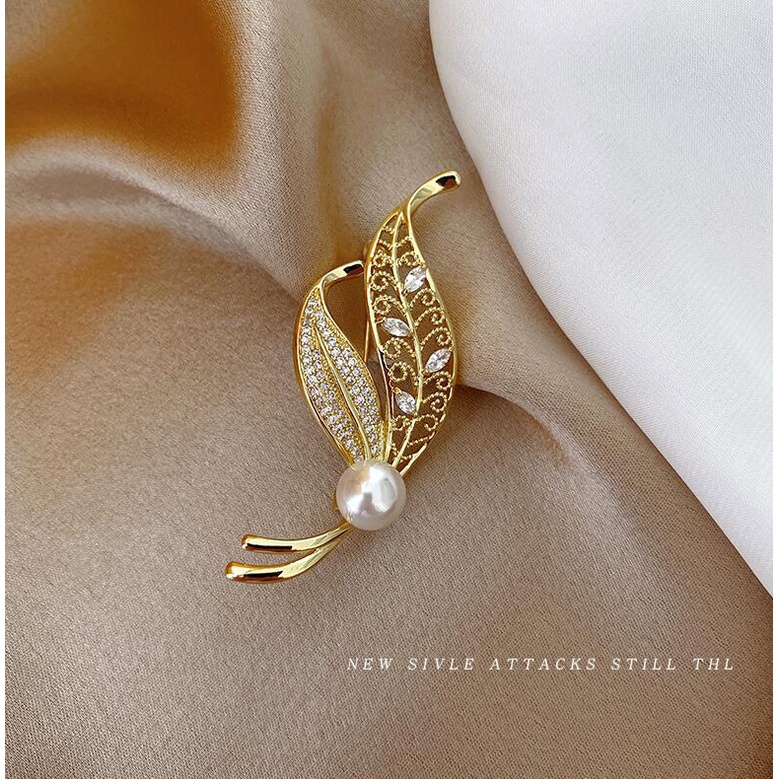 Bros Pin Bentuk Daun Aksen Mutiara Berlian Gaya Korea Untuk Aksesoris Pakaian