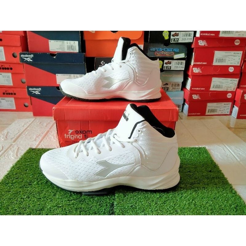 Sepatu Diadora Howard White Men's ORIGINAL 100%