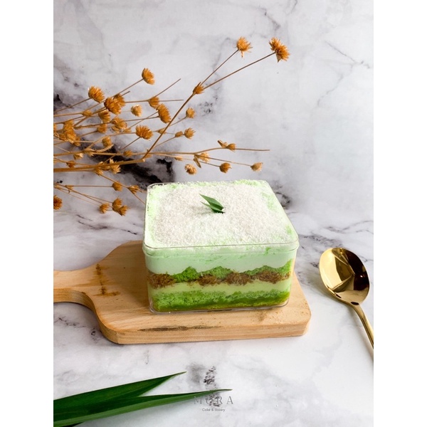 DESSERT BOX KLEPON CAKE
