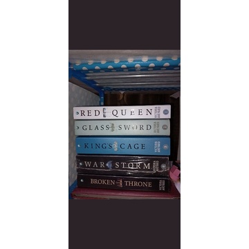 NOVEL RED QUEEN SERIES (RED QUEEN SEGEL BROKEN THRONE PRELOVED)