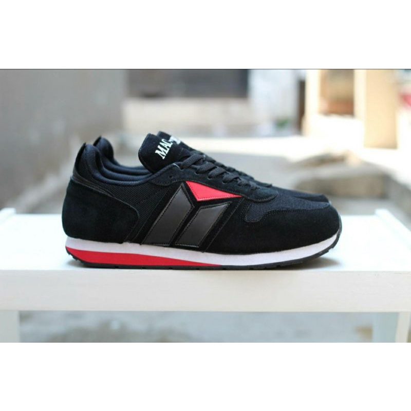 MACBETH FISCHER TOM DELONGE TERBARU DAN TERLARIS